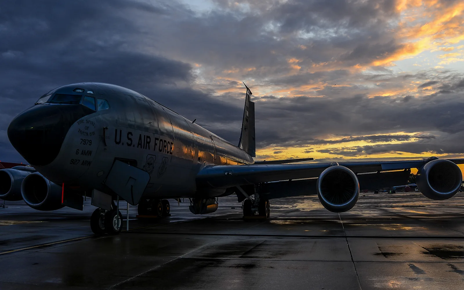 Military refueling aircraft in flight operations